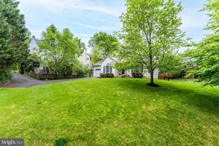 5715 Flagler Dr, Centreville, VA 20120 - Photo 2