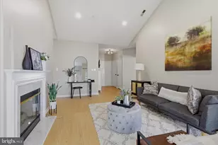 4139 Fountainside Ln, Fairfax, VA 22030 - Photo 6