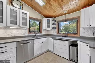 8904 Stratford Ln, Alexandria, VA 22308 - Photo 30