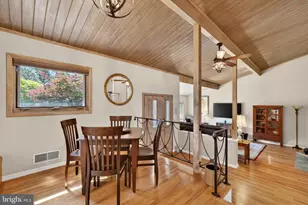 8904 Stratford Ln, Alexandria, VA 22308 - Photo 12