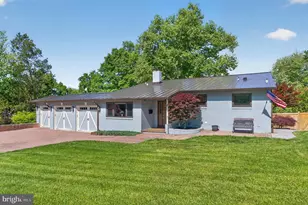 8904 Stratford Ln, Alexandria, VA 22308 - Photo 4