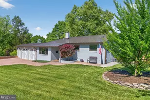 8904 Stratford Ln, Alexandria, VA 22308 - Photo 6