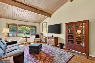8904 Stratford Ln, Alexandria, VA 22308 - Photo 16