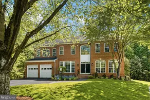 7136 Ayers Meadow Ln, Springfield, VA 22150 - Photo 2