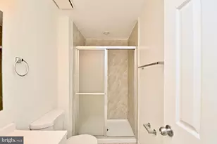 5225 Leeward Ln, Alexandria, VA 22315 - Photo 22