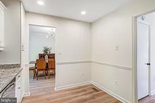 7920 Bubbling Brook Cir, Springfield, VA 22153 - Photo 14