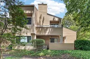1917 Villaridge Dr, Reston, VA 20191 - Photo 2
