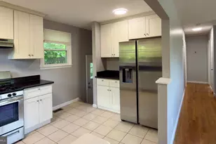 556 Orchard St NW, Vienna, VA 22180 - Photo 6