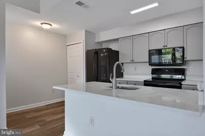 8610 Beekman Pl #D, Alexandria, VA 22309 - Photo 4