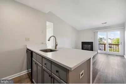 8610 Beekman Pl #D, Alexandria, VA 22309 - Photo 6