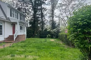 2722 Chain Bridge Rd, Vienna, VA 22181 - Photo 4