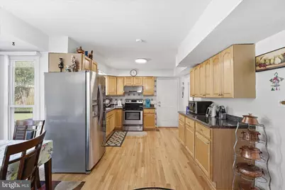 211 Whispering Wind Court SE, Vienna, VA 22180 - Photo 12