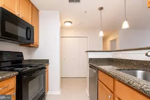 10300 Appalachian Cir, Oakton, VA 22124 - Photo 24