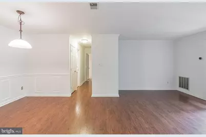 2811 Lee Oaks Court #304, Falls Church, VA 22046 - Photo 2
