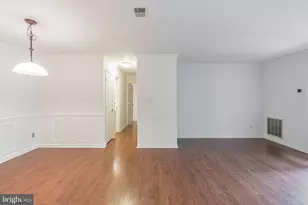 2811 Lee Oaks Ct, Falls Church, VA 22046 - Photo 2