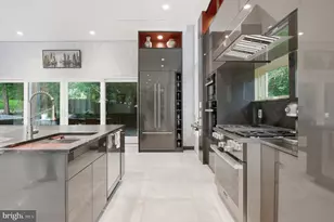 6304 Old Dominion Dr, McLean, VA 22101 - Photo 12
