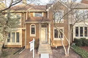 1106 Whitworth Ct, Herndon, VA 20170 - Photo 4