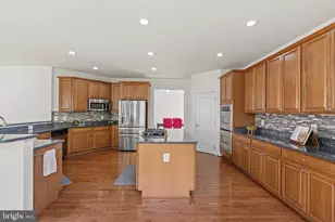 8717 Flowering Dogwood Ln, Lorton, VA 22079 - Photo 8