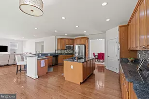 8717 Flowering Dogwood Ln, Lorton, VA 22079 - Photo 6