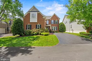 8717 Flowering Dogwood Ln, Lorton, VA 22079 - Photo 2