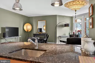 8220 Crestwood Heights Dr, McLean, VA 22102 - Photo 26