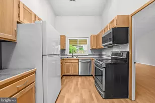 10410 Nellie White Ln, Fairfax, VA 22032 - Photo 8