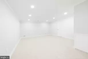 2638 Oakton Glen Dr, Vienna, VA 22181 - Photo 46