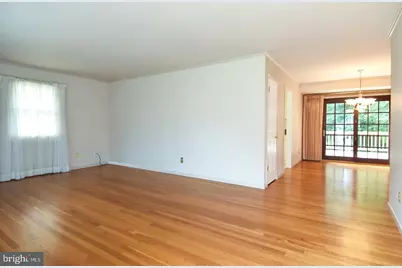 606 Kingsley Road SW, Vienna, VA 22180 - Photo 8