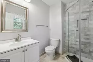 8806 Dianne Pl, Springfield, VA 22152 - Photo 8