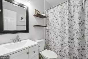 8806 Dianne Pl, Springfield, VA 22152 - Photo 10