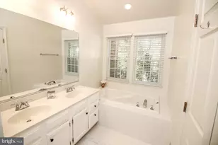 1392 Park Garden Ln, Reston, VA 20194 - Photo 30