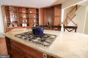 1392 Park Garden Ln, Reston, VA 20194 - Photo 22
