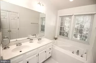 1392 Park Garden Ln, Reston, VA 20194 - Photo 24