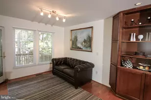 1392 Park Garden Ln, Reston, VA 20194 - Photo 18