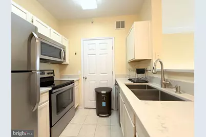 1580 Spring Gate Drive #4415, McLean, VA 22102 - Photo 4