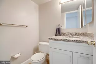 8657 Dellway Ln, Vienna, VA 22180 - Photo 38