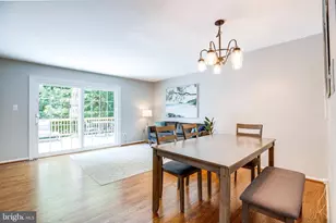 8657 Dellway Ln, Vienna, VA 22180 - Photo 12