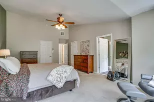 5736 Governors Pond Cir, Alexandria, VA 22310 - Photo 18