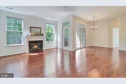 4151 Castlecary Lane #301, Fairfax, VA 22030 - Photo 4