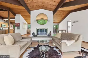 10815 Cross School Rd, Reston, VA 20191 - Photo 4