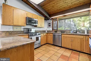10815 Cross School Rd, Reston, VA 20191 - Photo 10