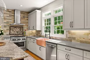 10082 Roseland Ridge Rd, Fairfax Station, VA 22039 - Photo 16
