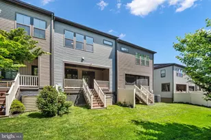 9257 Wood Violet Ct, Fairfax, VA 22031 - Photo 8