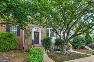 9639 Franklin Woods Pl, Lorton, VA 22079 - Photo 2