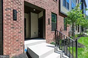 2328 Water Promenade Ave, Herndon, VA 20171 - Photo 4