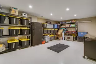 6758 Edge Cliff Dr, Alexandria, VA 22315 - Photo 48