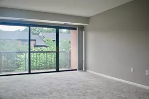 9707 Kings Crown Ct, Fairfax, VA 22031 - Photo 2