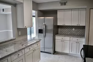 9707 Kings Crown Ct, Fairfax, VA 22031 - Photo 6