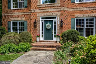 11394 Fox Vale Glen Ct, Oakton, VA 22124 - Photo 4