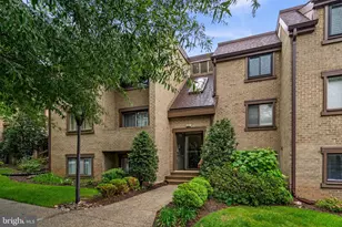 1631 Parkcrest Cir, Reston, VA 20190 - Photo 2